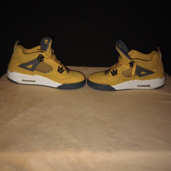 SALE !!! Air Jordan 4 Retro Mid Lightening Size 6 Y or Women's 7.5 - Picture 7 of 11